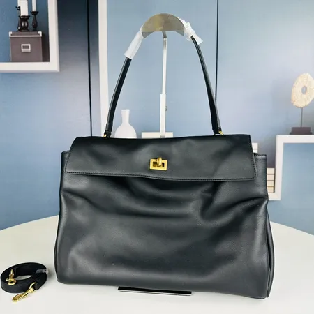 バレンシアガ ハンドバッグ