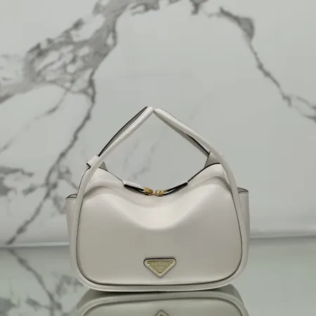 プラダ ハンドバッグ