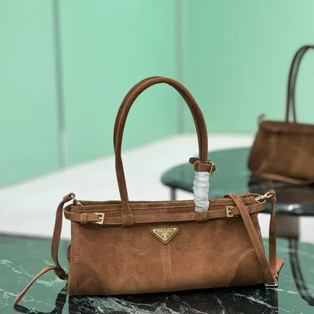 プラダ ハンドバッグ