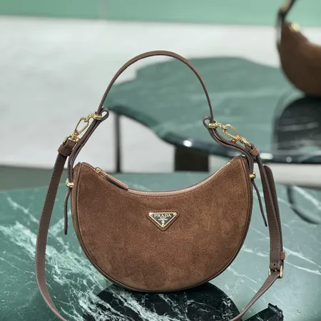 プラダ ハンドバッグ