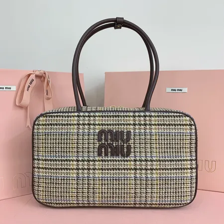 ミュウミュウ ショルダーバッグ