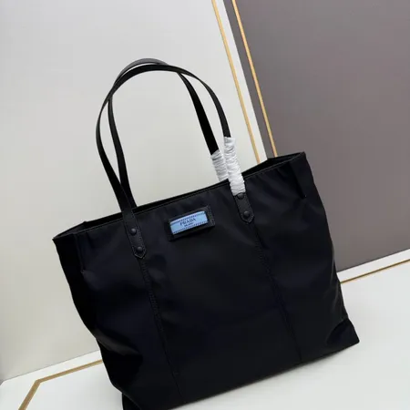 プラダ ハンドバッグ