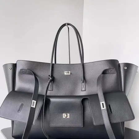 バレンシアガ ハンドバッグ