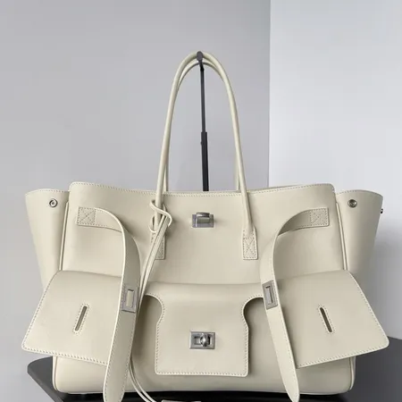 バレンシアガ ハンドバッグ