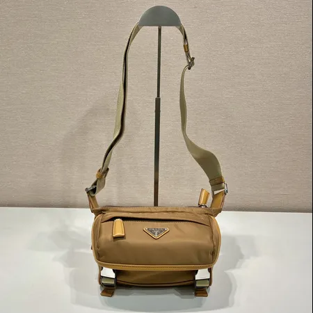プラダ ショルダーバッグ