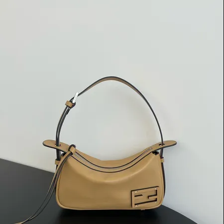 フェンディ ショルダーバッグ