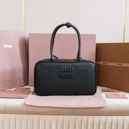 ミュウミュウ ハンドバッグ