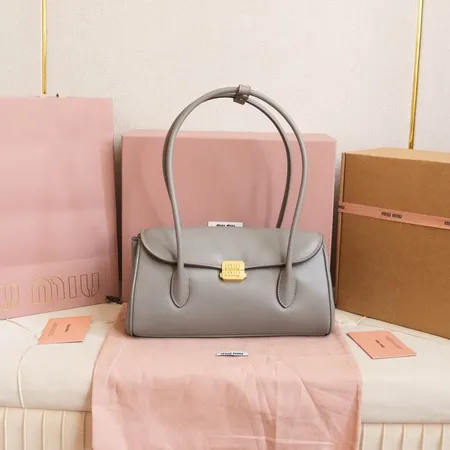 ミュウミュウ ハンドバッグ