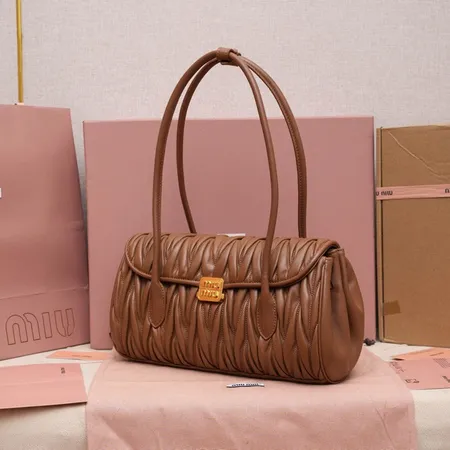 ヴァレンティノ ショルダーバッグ