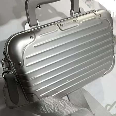 リモワ ハンドバッグ