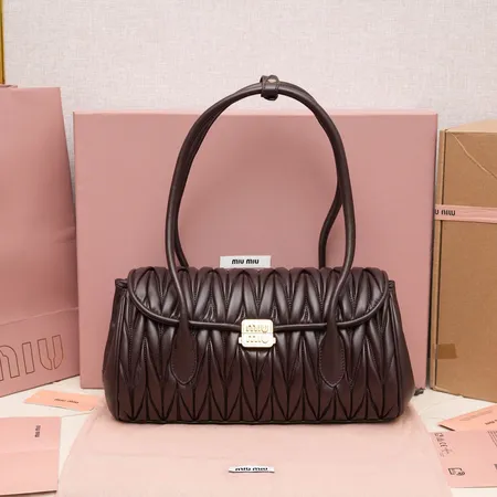 ミュウミュウ ショルダーバッグ