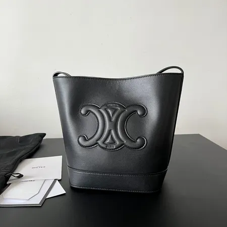 セリーヌ ショルダーバッグ