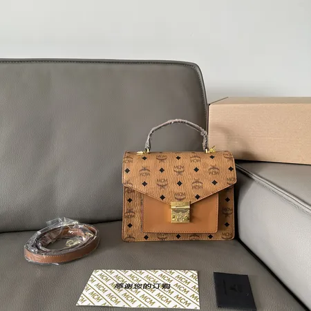 エムシーエム ショルダーバッグ