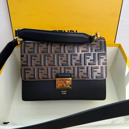 フェンディ ショルダーバッグ