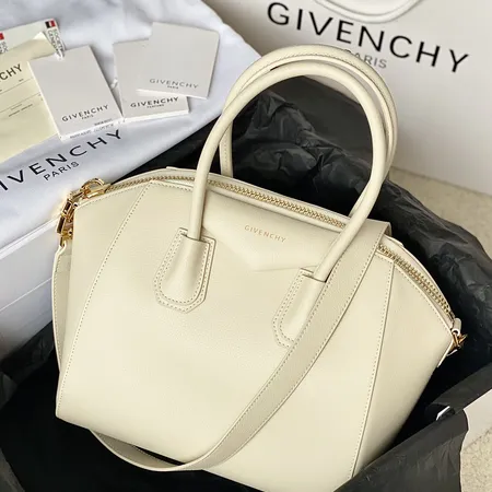 ジバンシィ ハンドバッグ