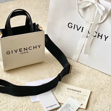 ジバンシィ ハンドバッグ