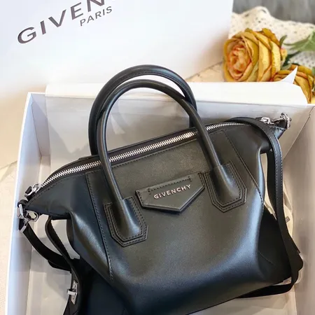 ジバンシィ ハンドバッグ