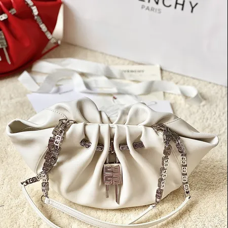 ジバンシィ ハンドバッグ