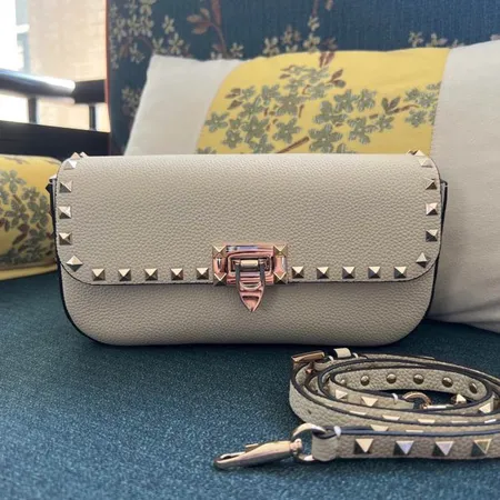 ヴァレンティノ ハンドバッグ