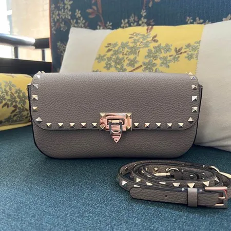 ヴァレンティノ ハンドバッグ