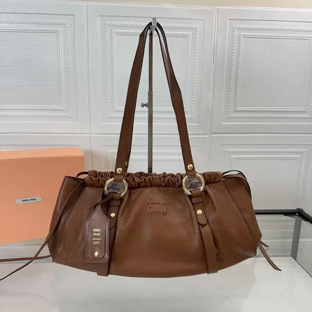 ミュウミュウ ショルダーバッグ