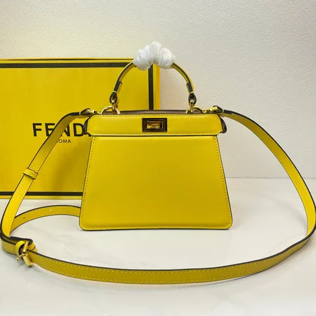 フェンディ ハンドバッグ