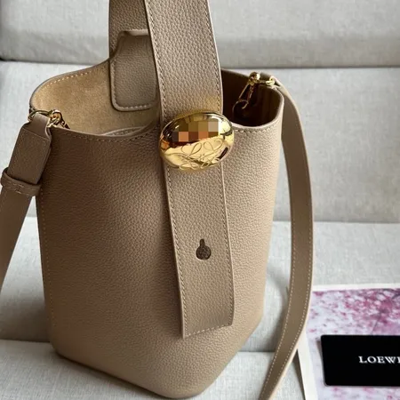 ロエベ ハンドバッグ