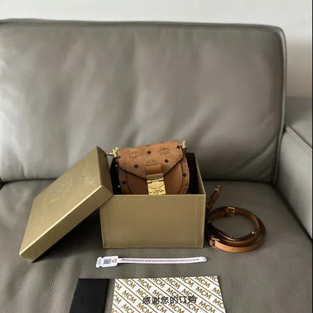 エムシーエム ショルダーバッグ