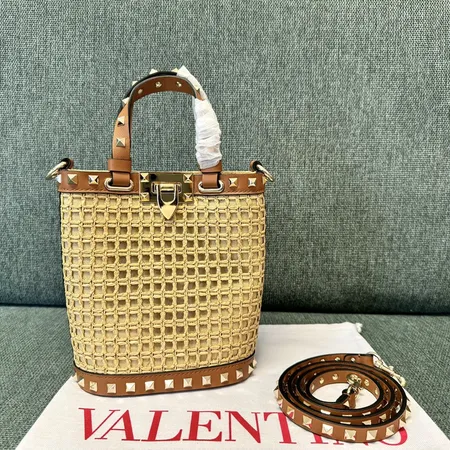 ヴァレンティノ ハンドバッグ