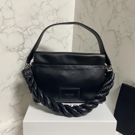 ジバンシィ ハンドバッグ