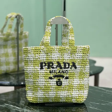 プラダ ハンドバッグ