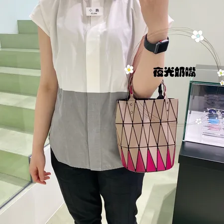 イッセイ ミヤケ ハンドバッグ