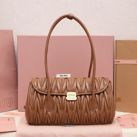 ミュウミュウ ショルダーバッグ