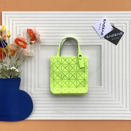 イッセイ ミヤケ ハンドバッグ