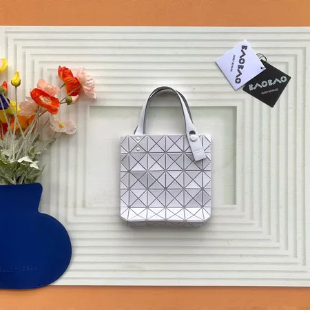 ミュウミュウ ハンドバッグ