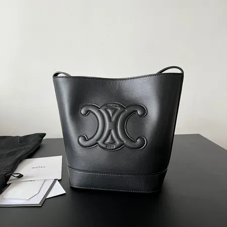 セリーヌ ショルダーバッグ