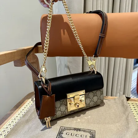 グッチ ショルダーバッグ