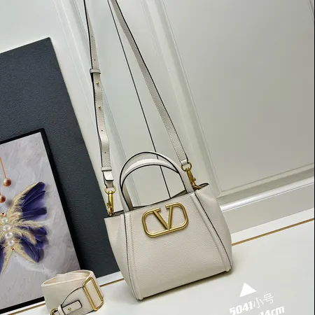 ヴァレンティノ ハンドバッグ
