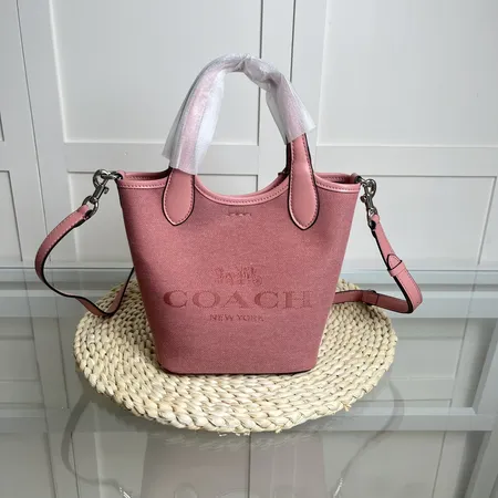 コーチ ハンドバッグ