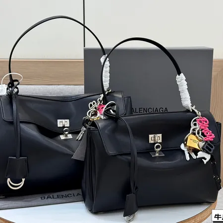 ジバンシィ ショルダーバッグ