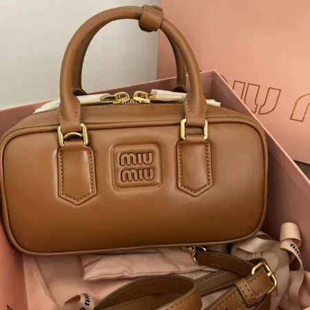 ヴィヴィアン・ウエストウッド ハンドバッグ