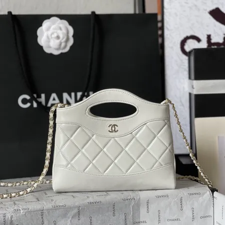 シャネル ハンドバッグ