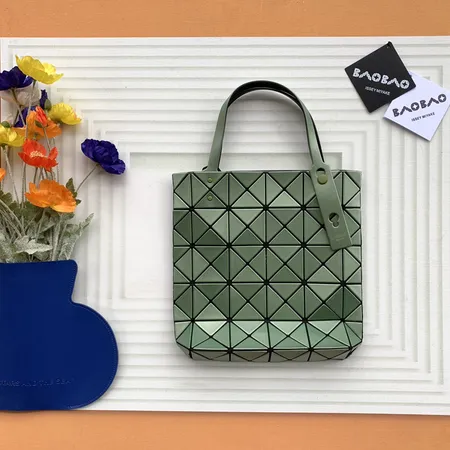 イッセイ ミヤケ ハンドバッグ