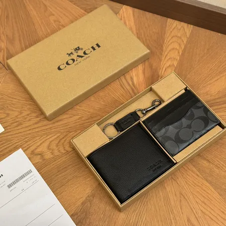 コーチ 折り財布