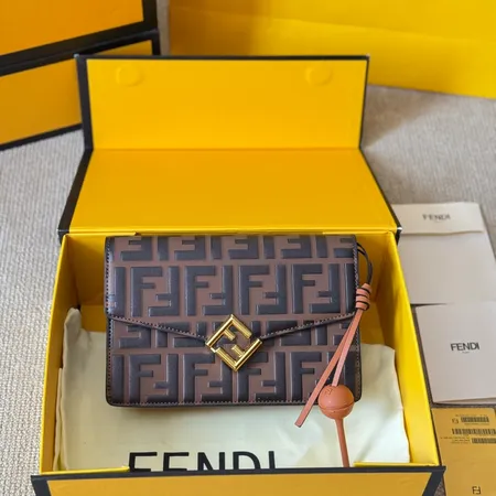 フェンディ キーケース