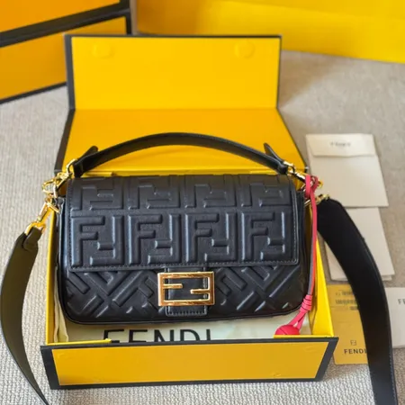 フェンディ キーケース