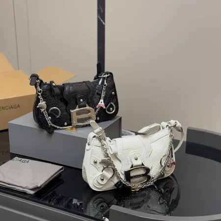 バレンシアガ キーケース