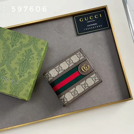 グッチ 折り財布