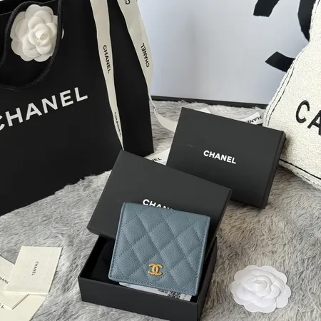 シャネル 折り財布