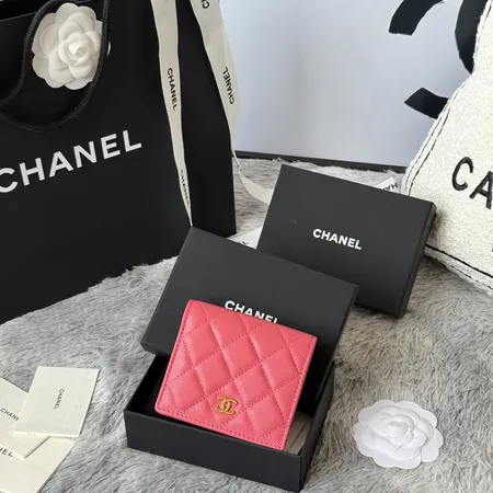 シャネル 折り財布